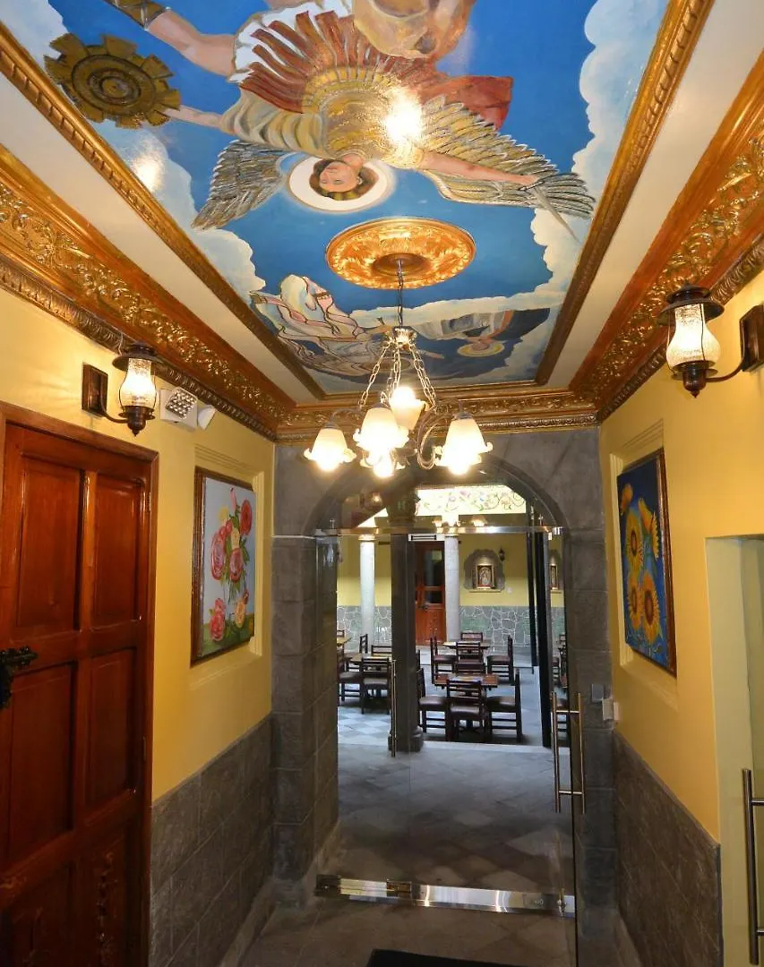 Hotel La Basílica Quito 3*,