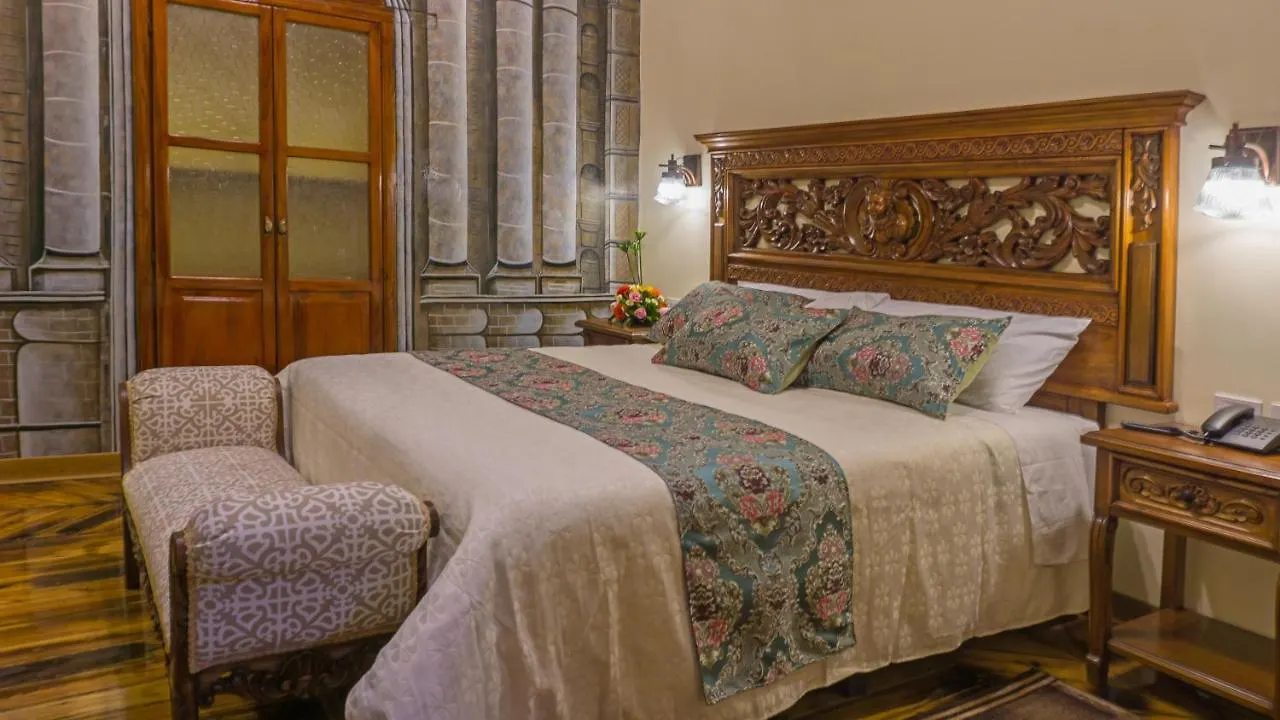 Hotel La Basílica Quito