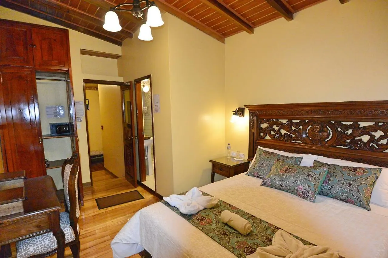 Hotel La Basilica Quito 3*,  Ecuador